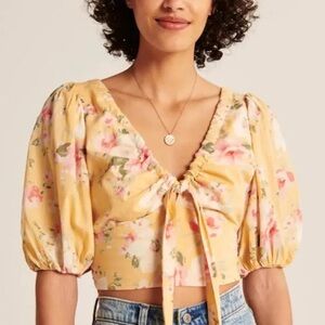 *NWOT* Abercrombie Tie-Front Puff Sleeve Top